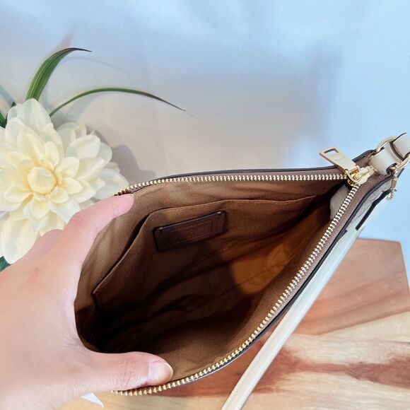 NWT Coach Rowan File Bag In Signature Canvas - Picture 7 of 7